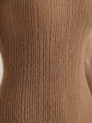 Sonia | Vestido ajustado de cuello